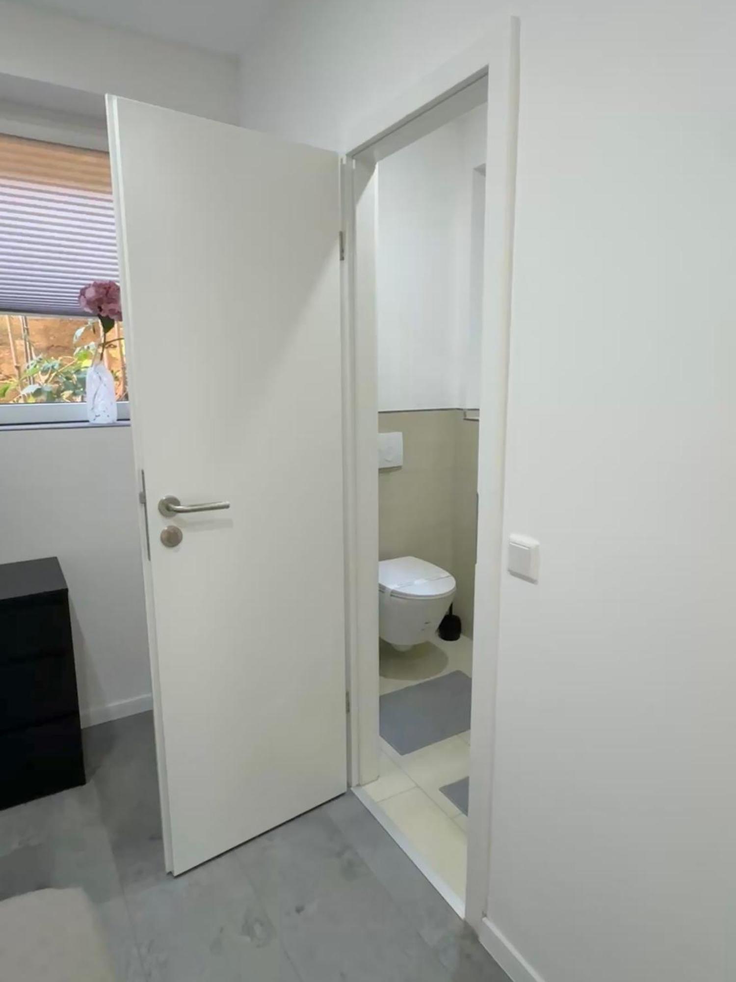Heaven Homes - Doppelzimmer Mit Eigenem Bad ดุสเซลดอร์ฟ ภายนอก รูปภาพ